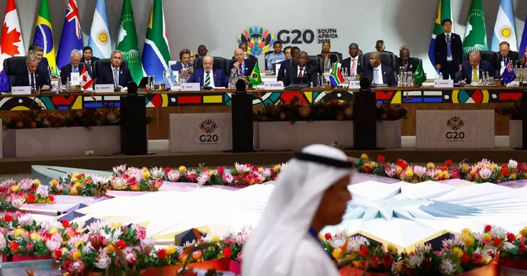 জি-টুয়েন্টি সম্মেলনে বিভিন্ন দেশের প্রতিনিধিরা